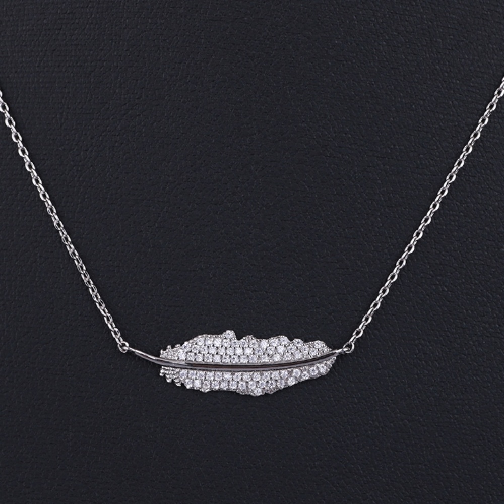 Henri Bendel Necklace - Picture 6 of 8